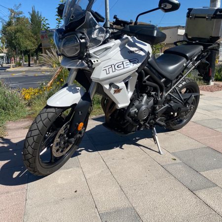 TRIUMPH TIGER 800