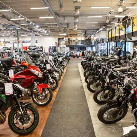 Motos