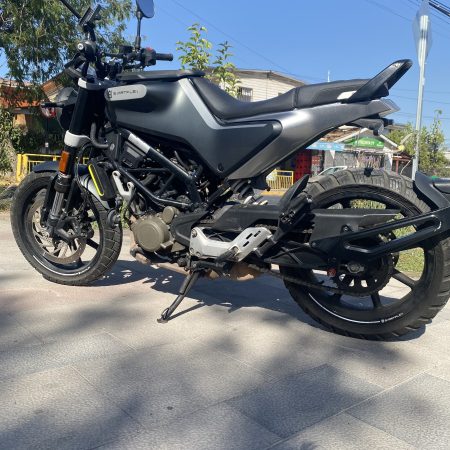 Husqvarna Svartpilen 200