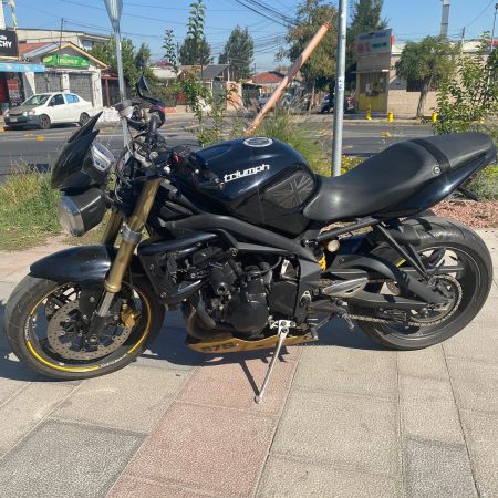TRIUMPH street triple 675
