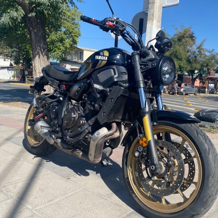 YAMAHA XSR 700