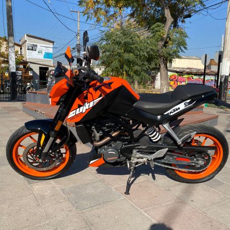 KTM duke 200