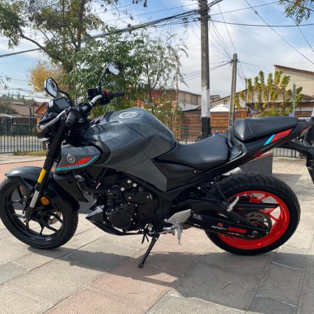 YAMAHA MT03